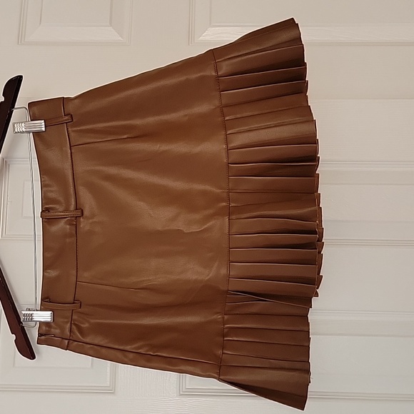 Women's skirt - Picture 2 of 3